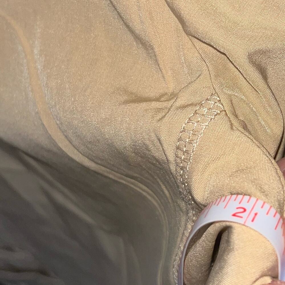 NWT! Samantha Mara Multi Pocket Scrub Top 21” P2P - Picture 4 of 4